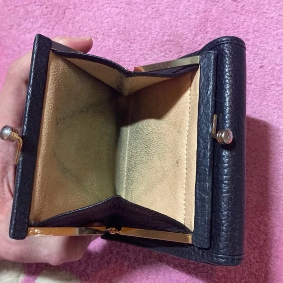 Vintage Dooney and Bourke Black Pebbled Leather Wallet/Kiss Lock Coin Section - Picture 6 of 7